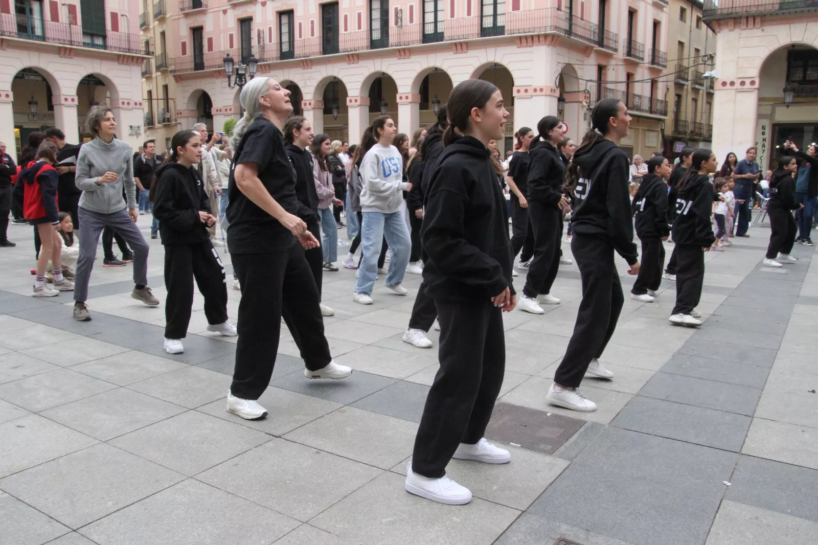 Día Internacional de la Danza con Espacio Danza y Escuela de Flamenco Sandra Nogarol. Foto Carlos Neofato