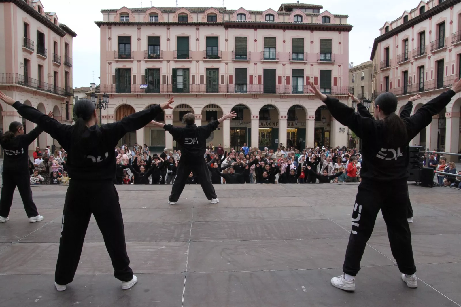 Día Internacional de la Danza con Espacio Danza y Escuela de Flamenco Sandra Nogarol. Foto Carlos Neofato