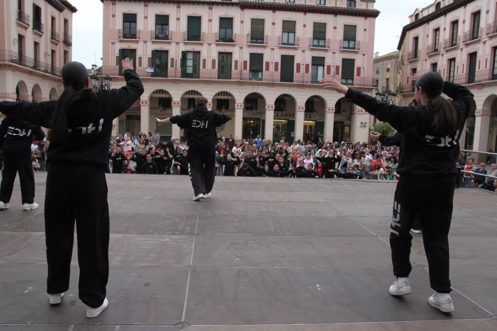 Día Internacional de la Danza con Espacio Danza y Escuela de Flamenco Sandra Nogarol. Foto Carlos Neofato