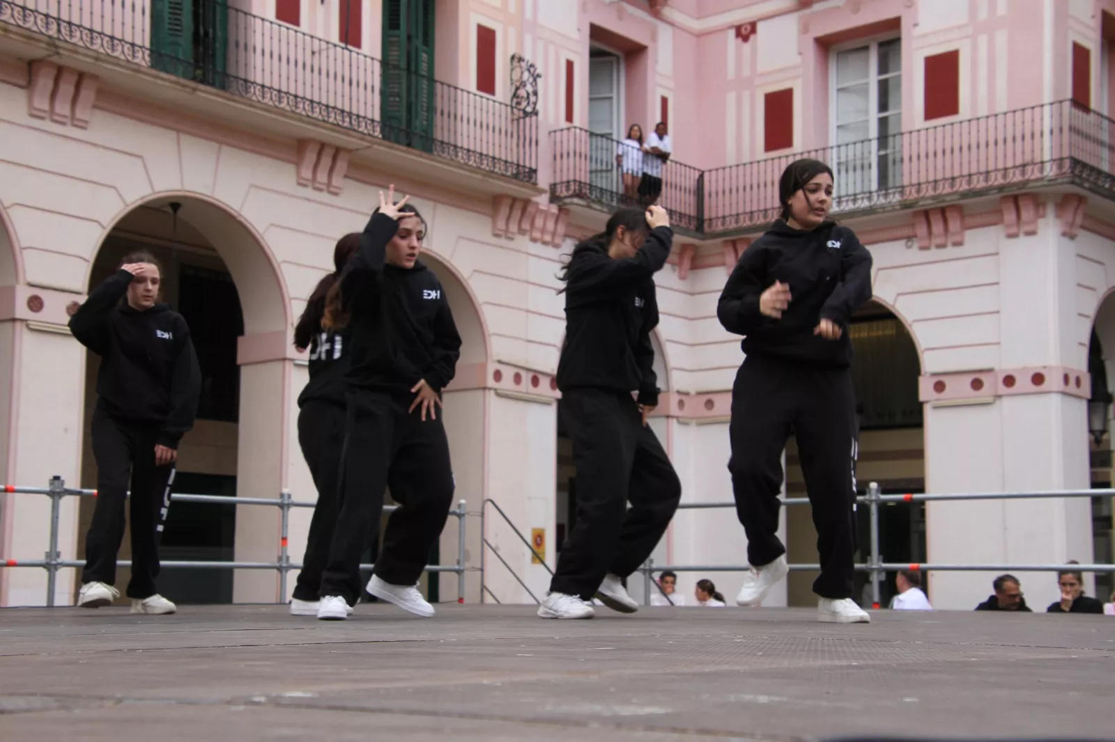 Día Internacional de la Danza con Espacio Danza y Escuela de Flamenco Sandra Nogarol. Foto Carlos Neofato