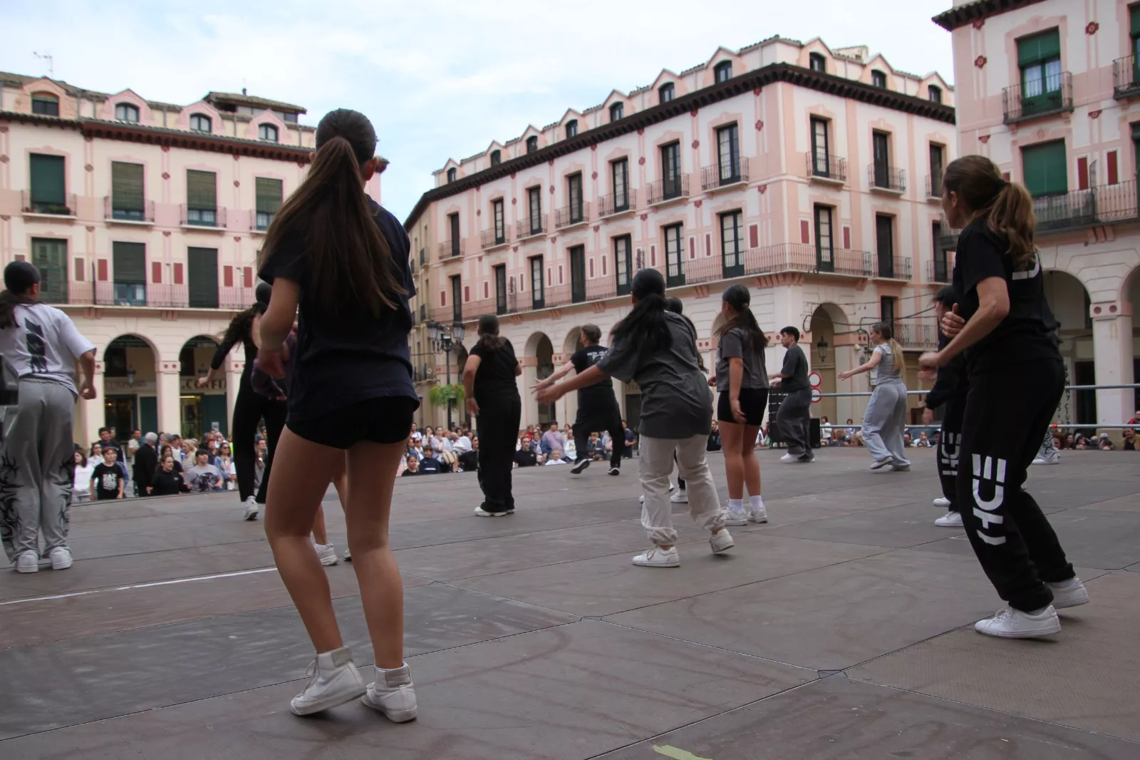 Día Internacional de la Danza con Espacio Danza y Escuela de Flamenco Sandra Nogarol. Foto Carlos Neofato