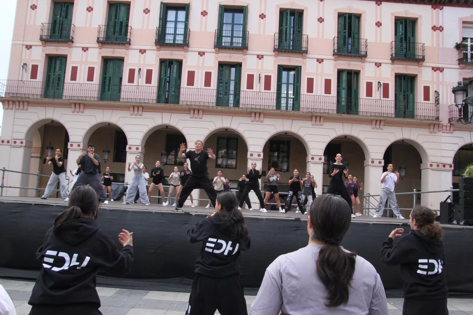 Día Internacional de la Danza con Espacio Danza y Escuela de Flamenco Sandra Nogarol. Foto Carlos Neofato