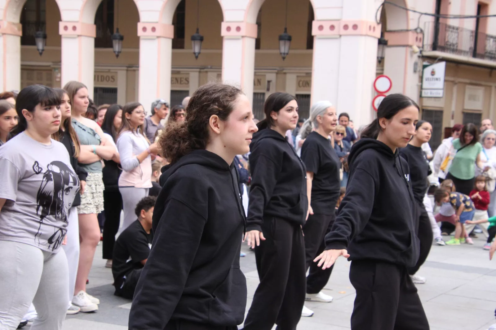 Día Internacional de la Danza con Espacio Danza y Escuela de Flamenco Sandra Nogarol. Foto Carlos Neofato