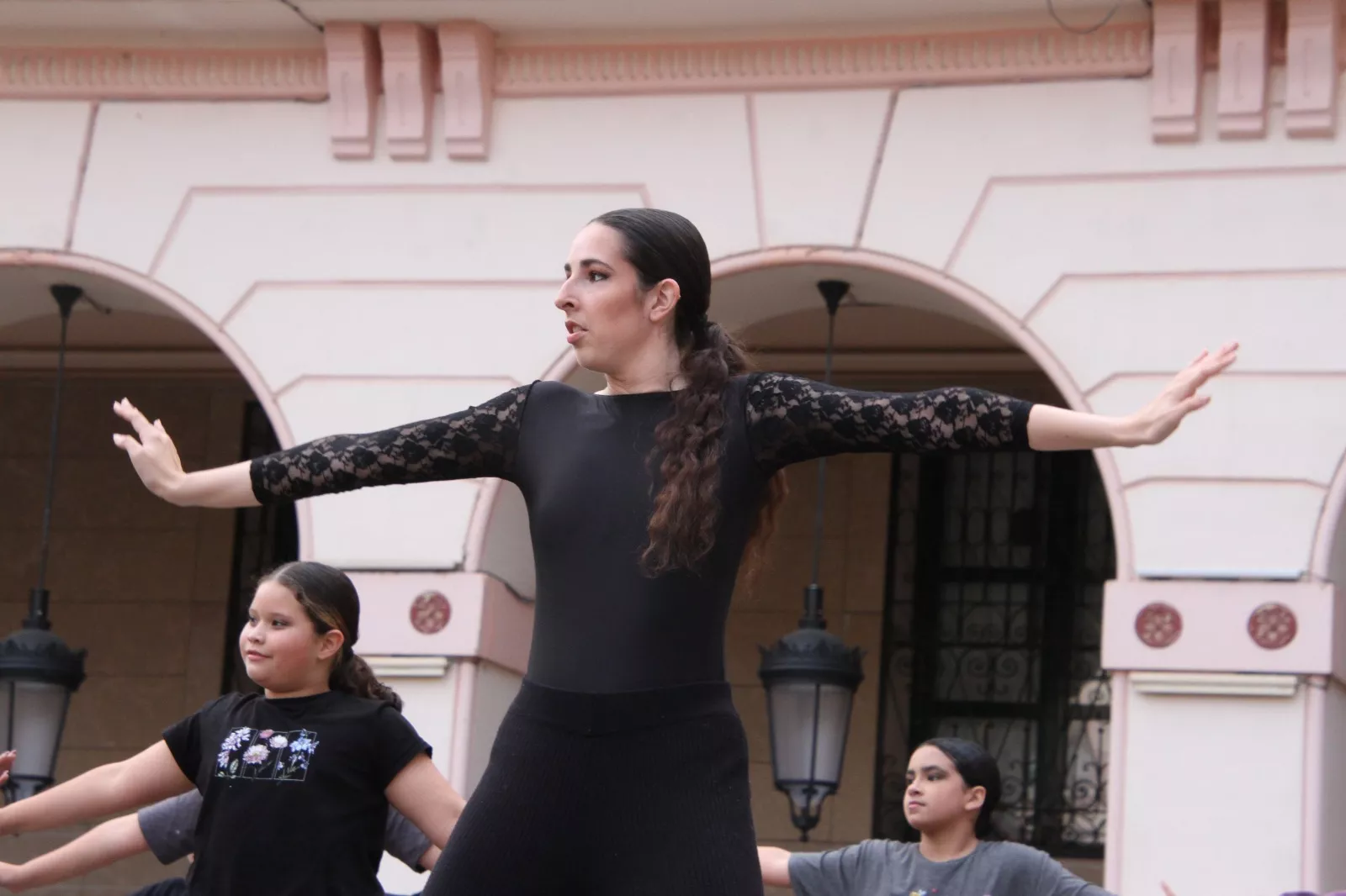 Día Internacional de la Danza con Espacio Danza y Escuela de Flamenco Sandra Nogarol. Foto Carlos Neofato