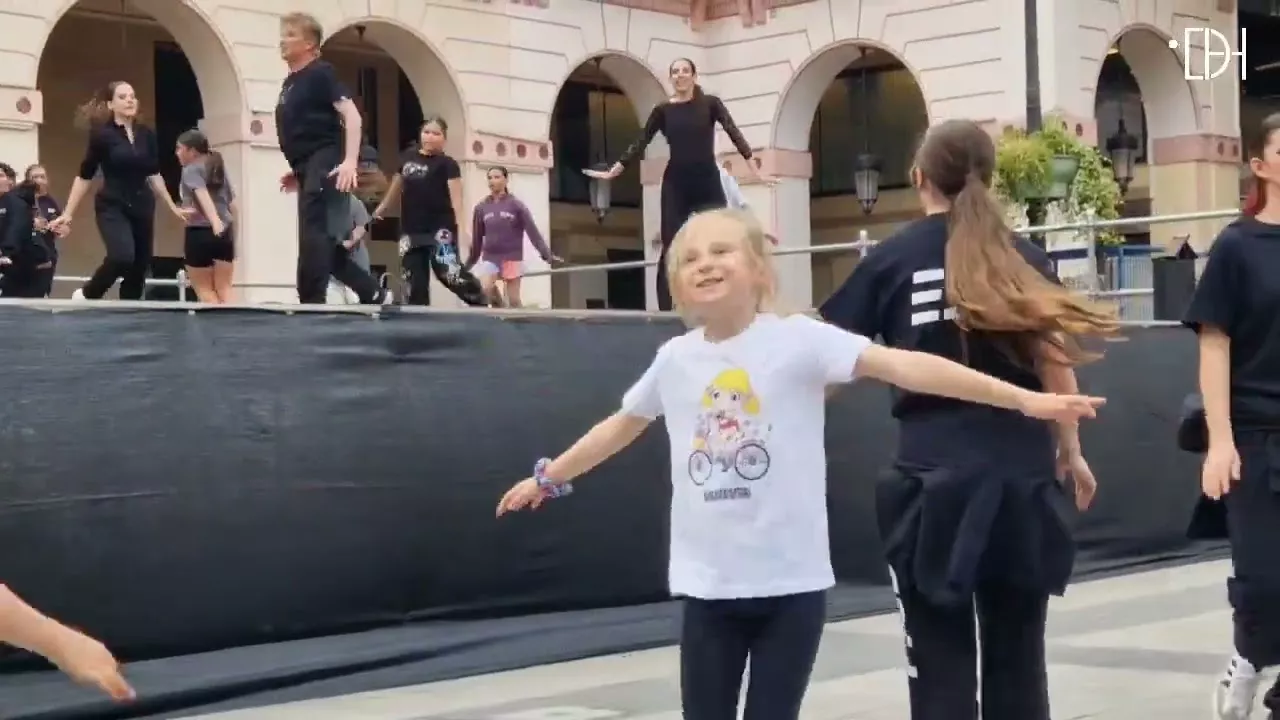 Día de la danza: "Todos somos bailarines". 