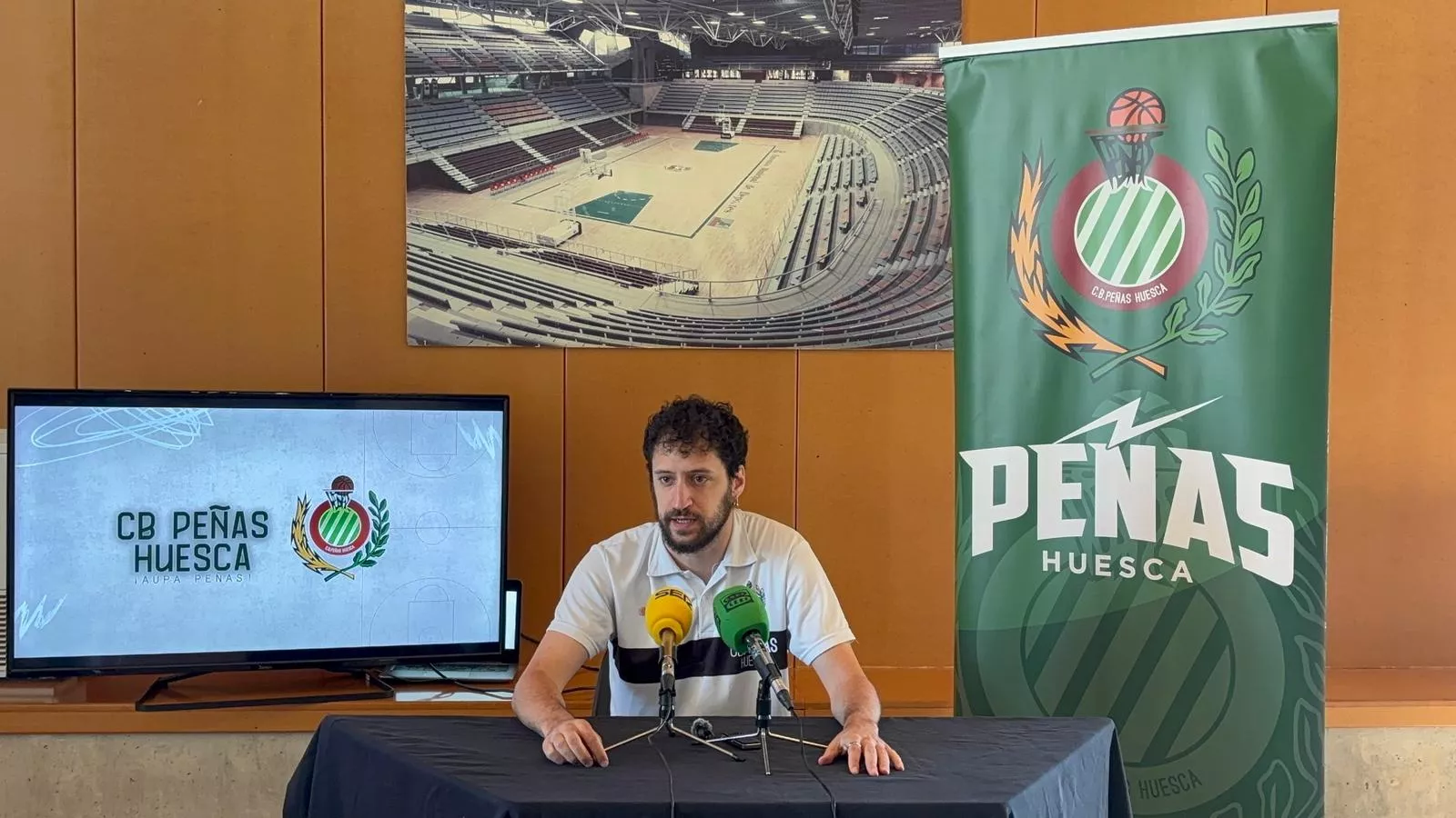 Santi Cerdán, entrenador de Lobe Huesca.