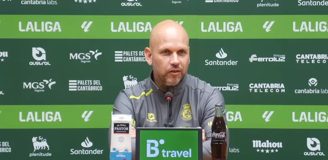 José Alberto, entrenador del Racing: "El Huesca es un equipo muy maduro"