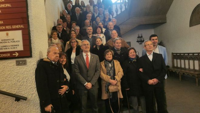 Foto de familia en el Ayuntamiento de Jaca.