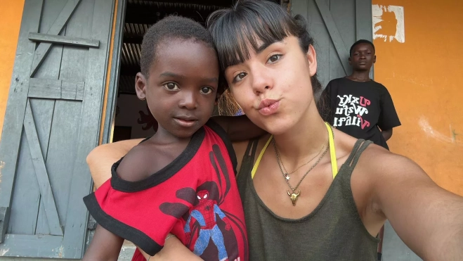 Claudia Albertos está viviendo una auténtica experiencia vital en Ghana.