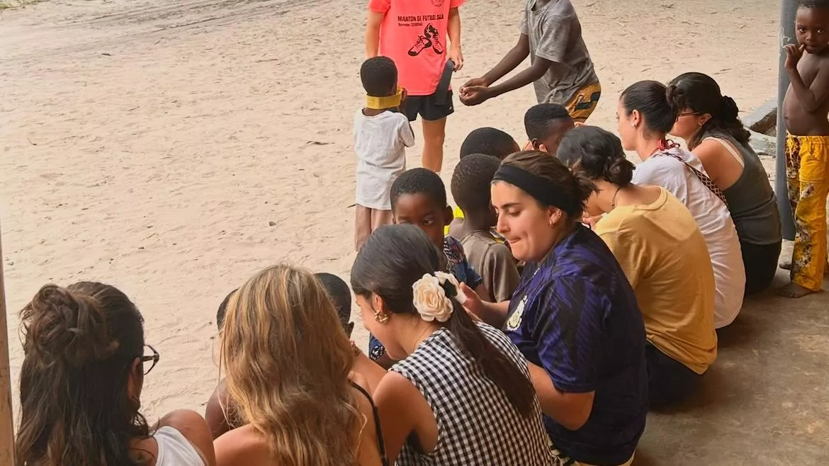 Claudia Albertos está viviendo una auténtica experiencia vital en Ghana.