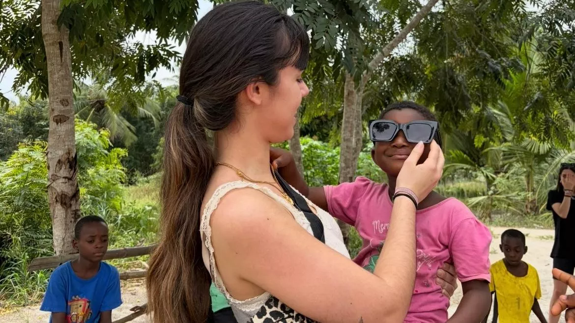 Claudia Albertos está viviendo una auténtica experiencia vital en Ghana.