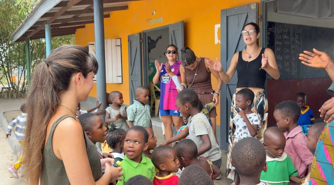 Claudia Albertos está viviendo una auténtica experiencia vital en Ghana.