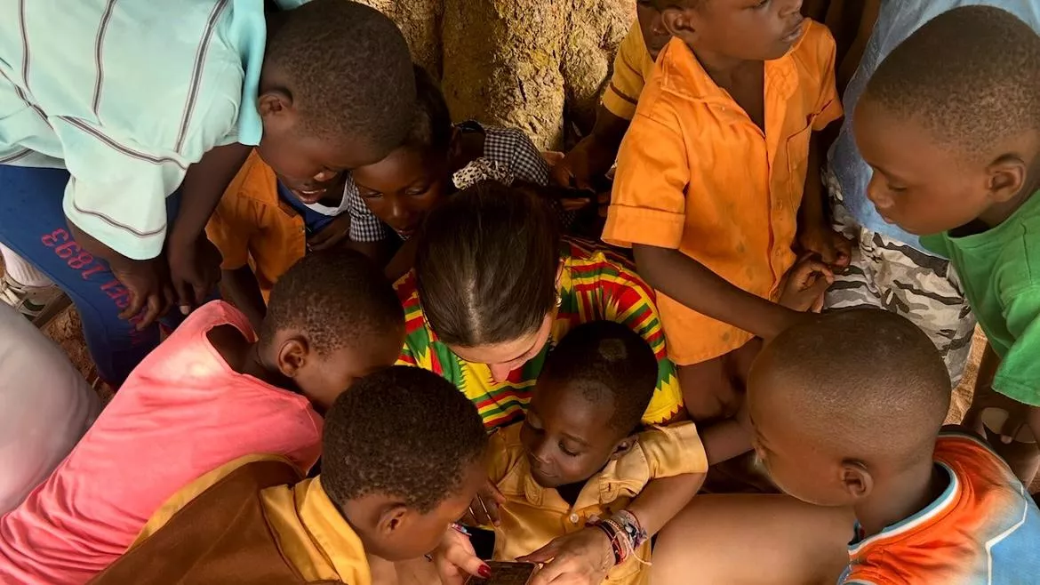 Claudia Albertos está viviendo una auténtica experiencia vital en Ghana.