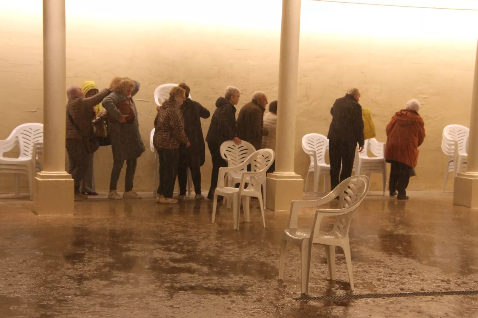 "Tela Marinera"  en el Corral de Comedias de Robres con "El inconveniente". Foto Carlos Neofato