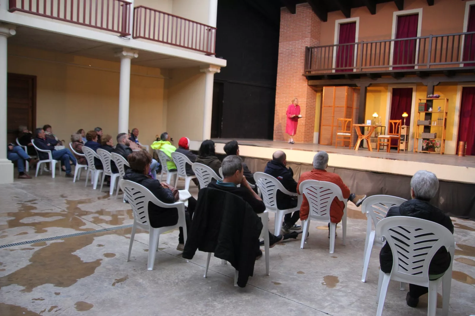 "Tela Marinera"  en el Corral de Comedias de Robres con "El inconveniente". Foto Carlos Neofato