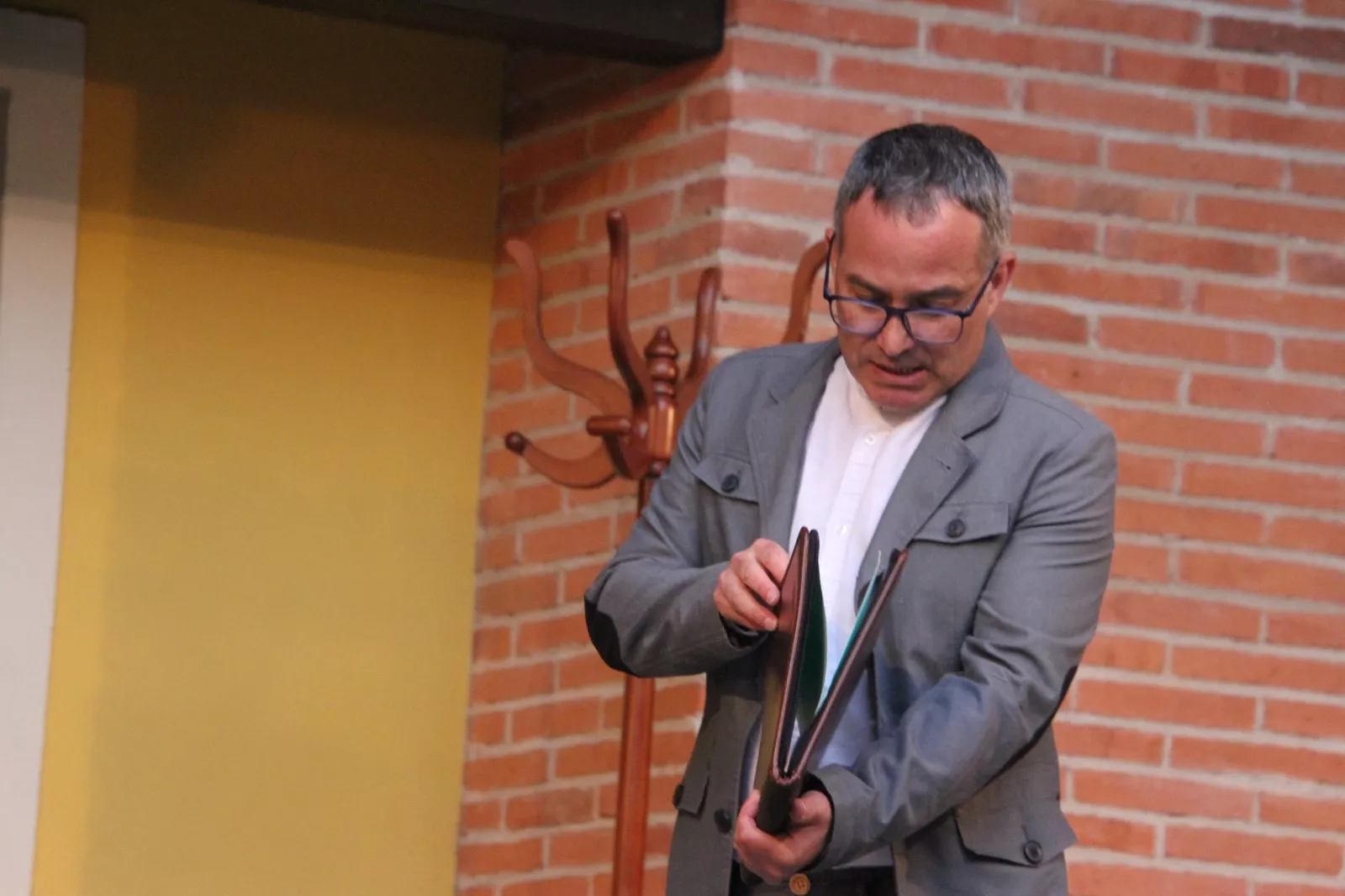 "Tela Marinera"  en el Corral de Comedias de Robres con "El inconveniente". Foto Carlos Neofato