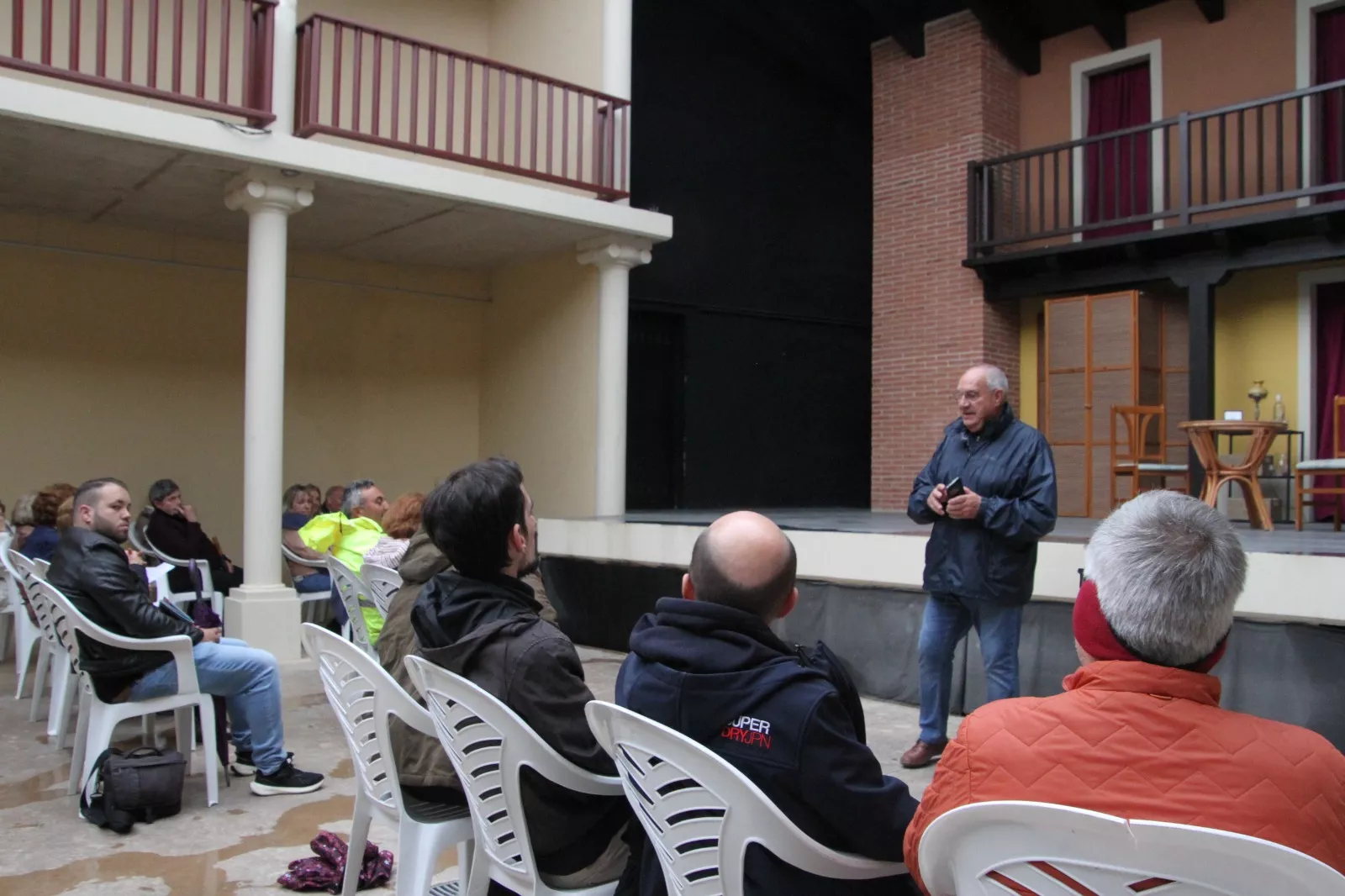 "Tela Marinera"  en el Corral de Comedias de Robres con "El inconveniente". Foto Carlos Neofato