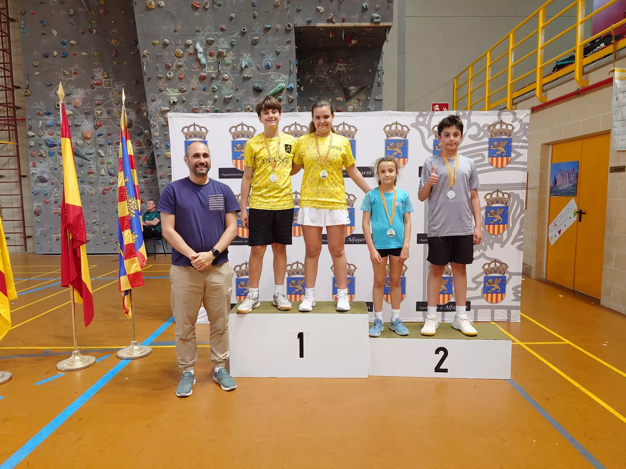 Doblete de Badminton Huesca en dobles mixtos Sub-13