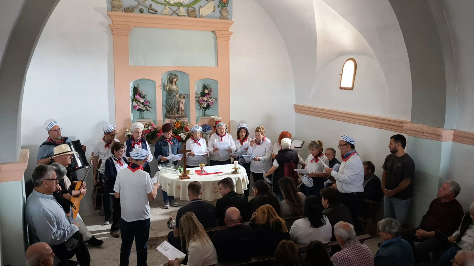 Primer bautizo de la historia en la Ermita de Sant Quilis en Estopiñán del Castillo