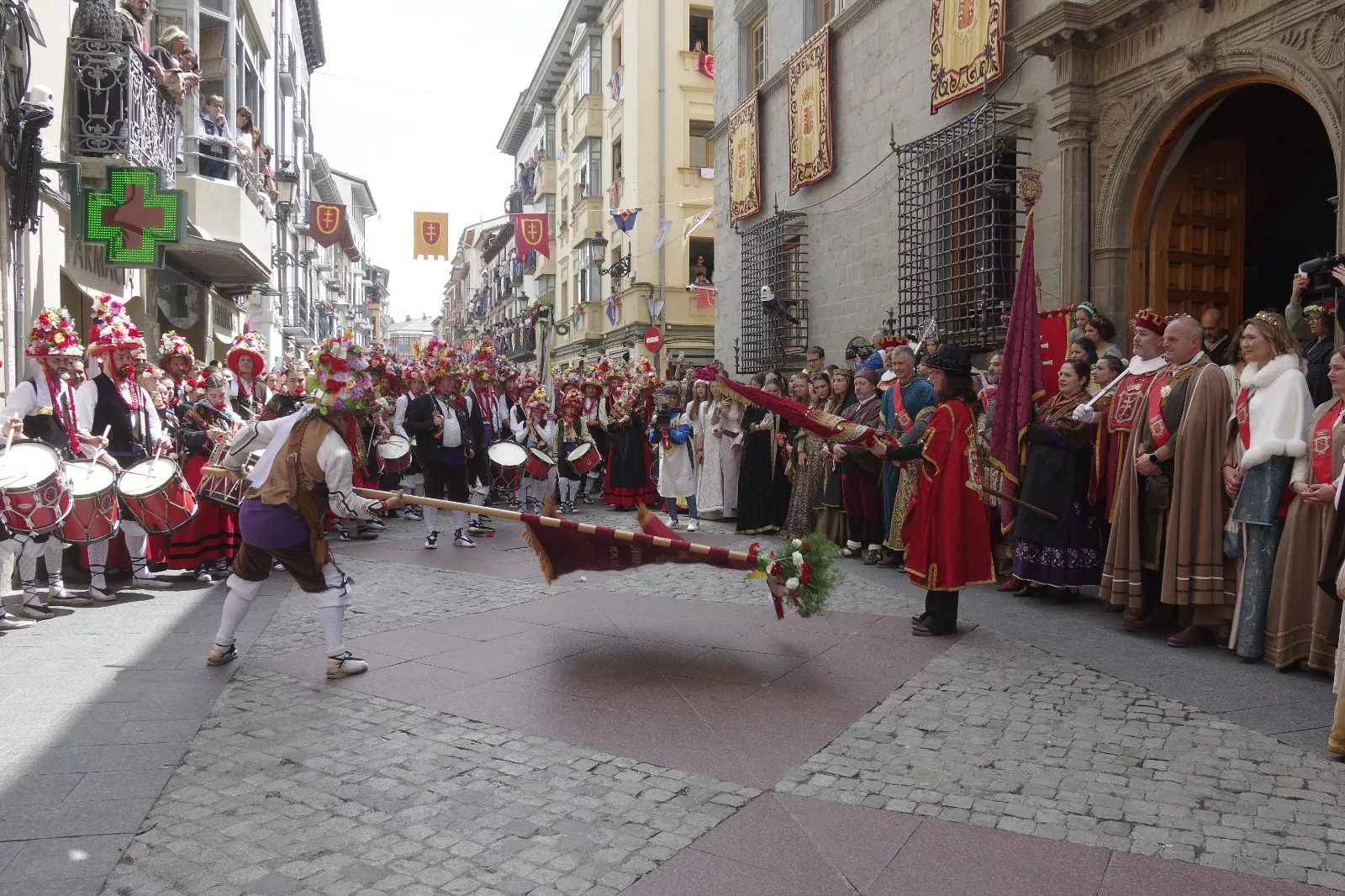 Primer Viernes de Mayo en Jaca. Foto Miguel Angel Muñoz