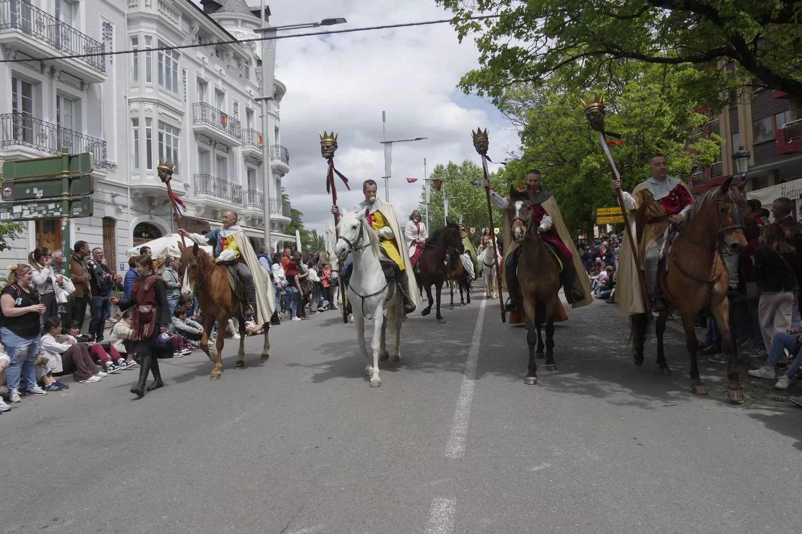 Primer Viernes de Mayo en Jaca. Foto Miguel Angel Muñoz