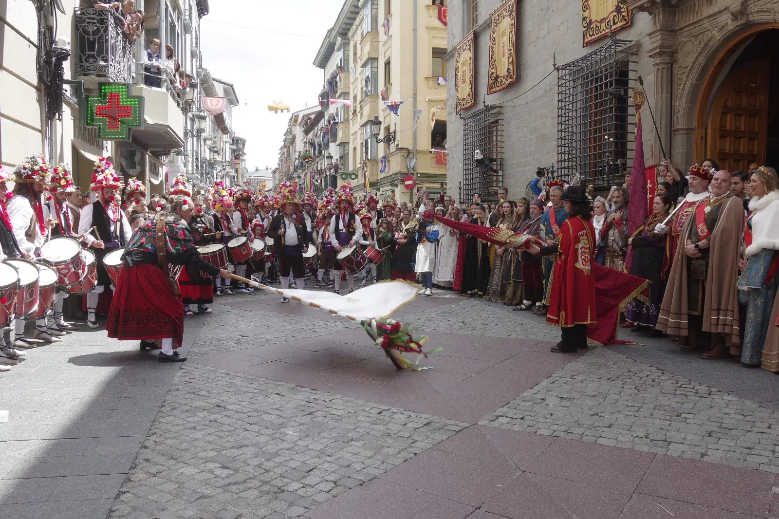 Primer Viernes de Mayo en Jaca. Foto Miguel Angel Muñoz