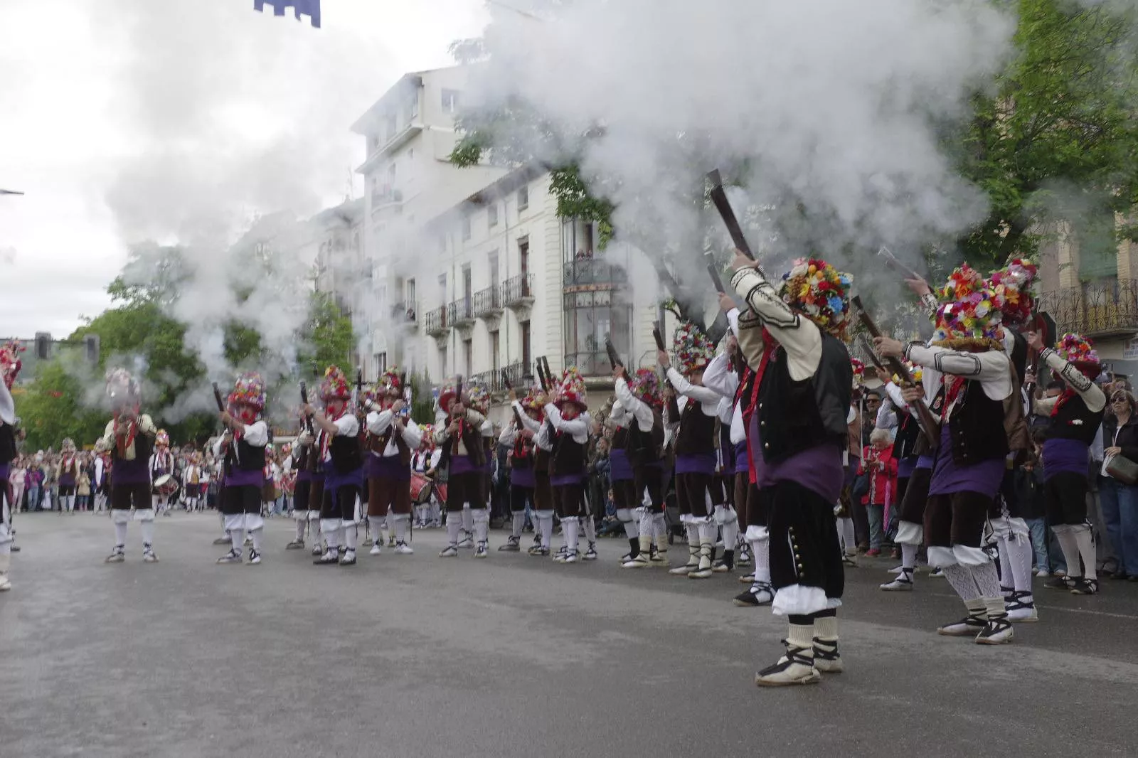 Primer Viernes de Mayo en Jaca. Foto Miguel Angel Muñoz