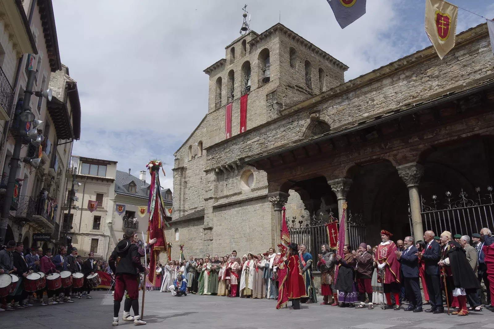 Primer Viernes de Mayo en Jaca. Foto Miguel Angel Muñoz