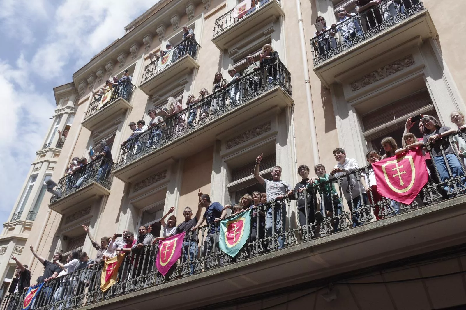 Primer Viernes de Mayo en Jaca. Foto Miguel Angel Muñoz