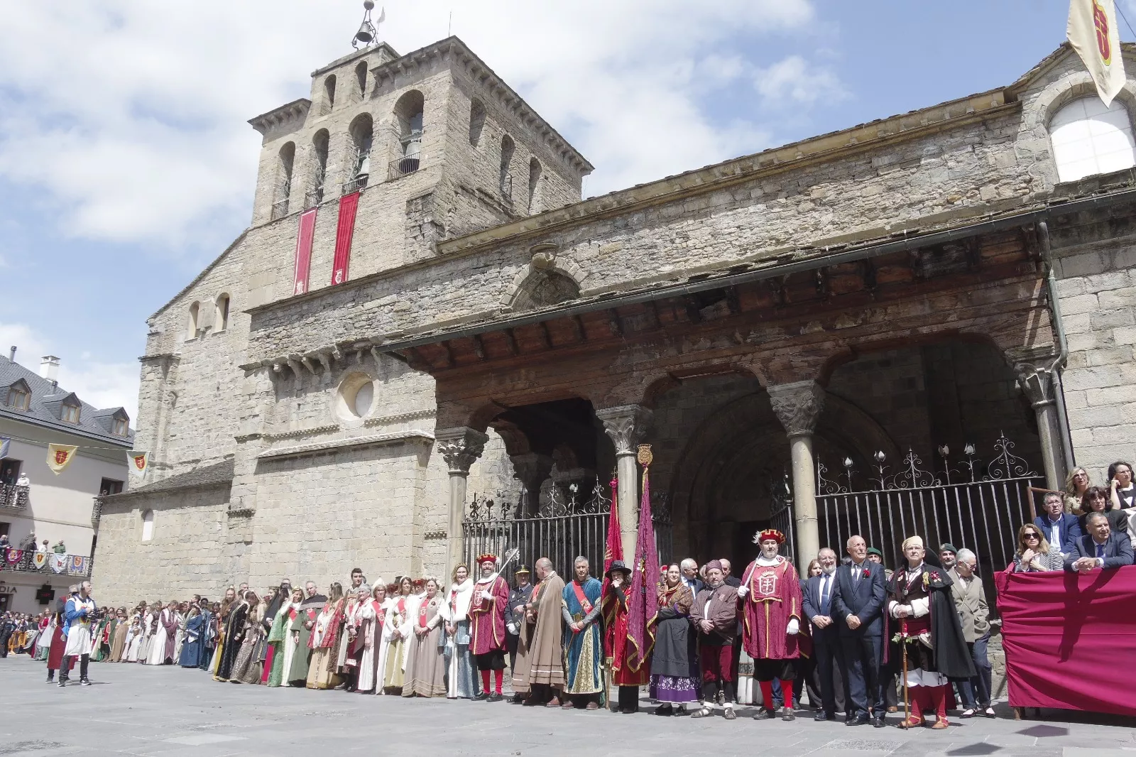 Primer Viernes de Mayo en Jaca. Foto Miguel Angel Muñoz