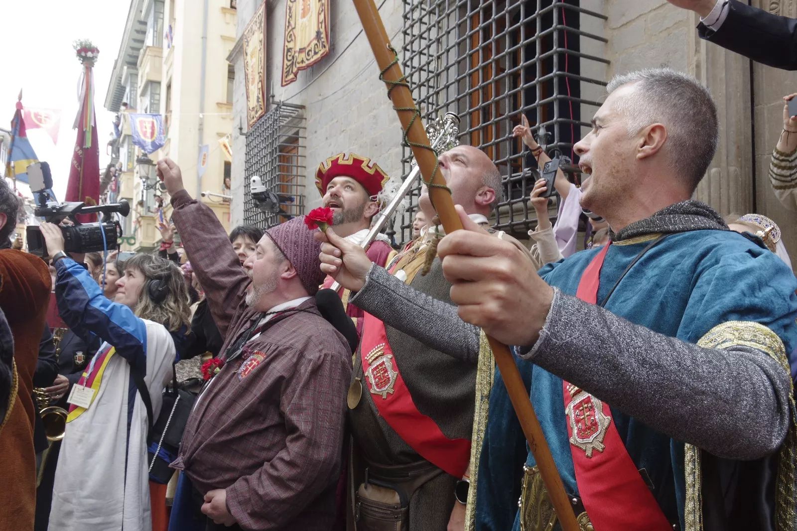 Primer Viernes de Mayo en Jaca. Foto Miguel Angel Muñoz