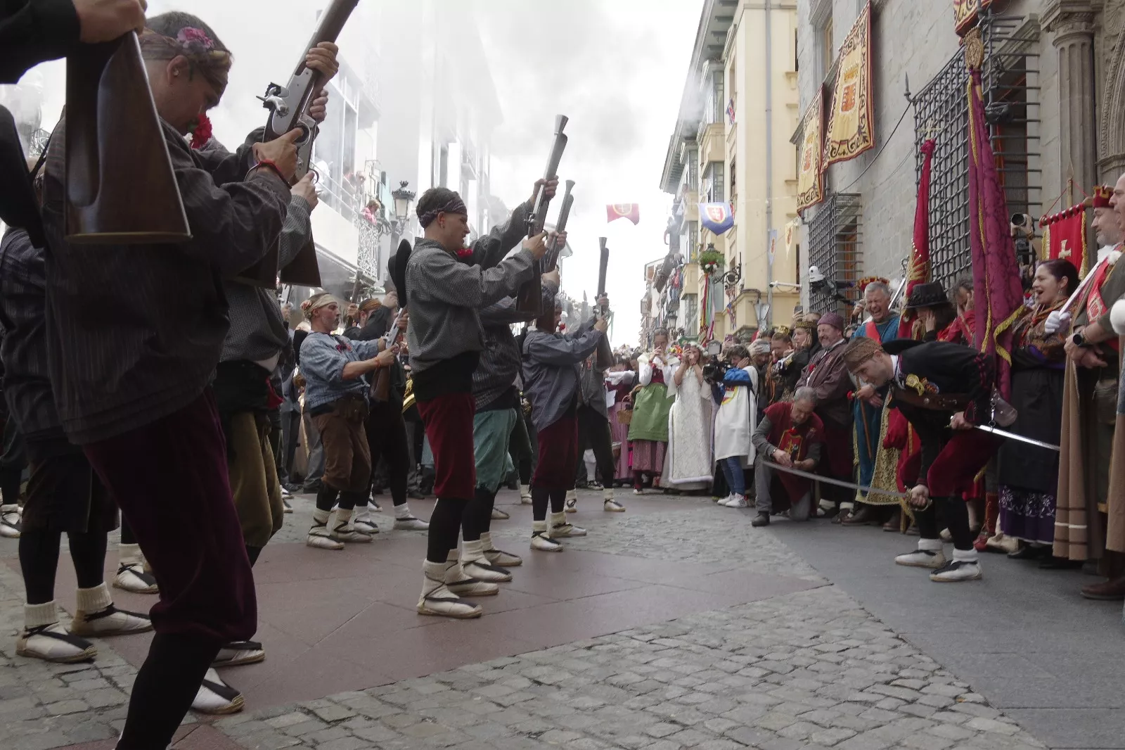 Primer Viernes de Mayo en Jaca. Foto Miguel Angel Muñoz