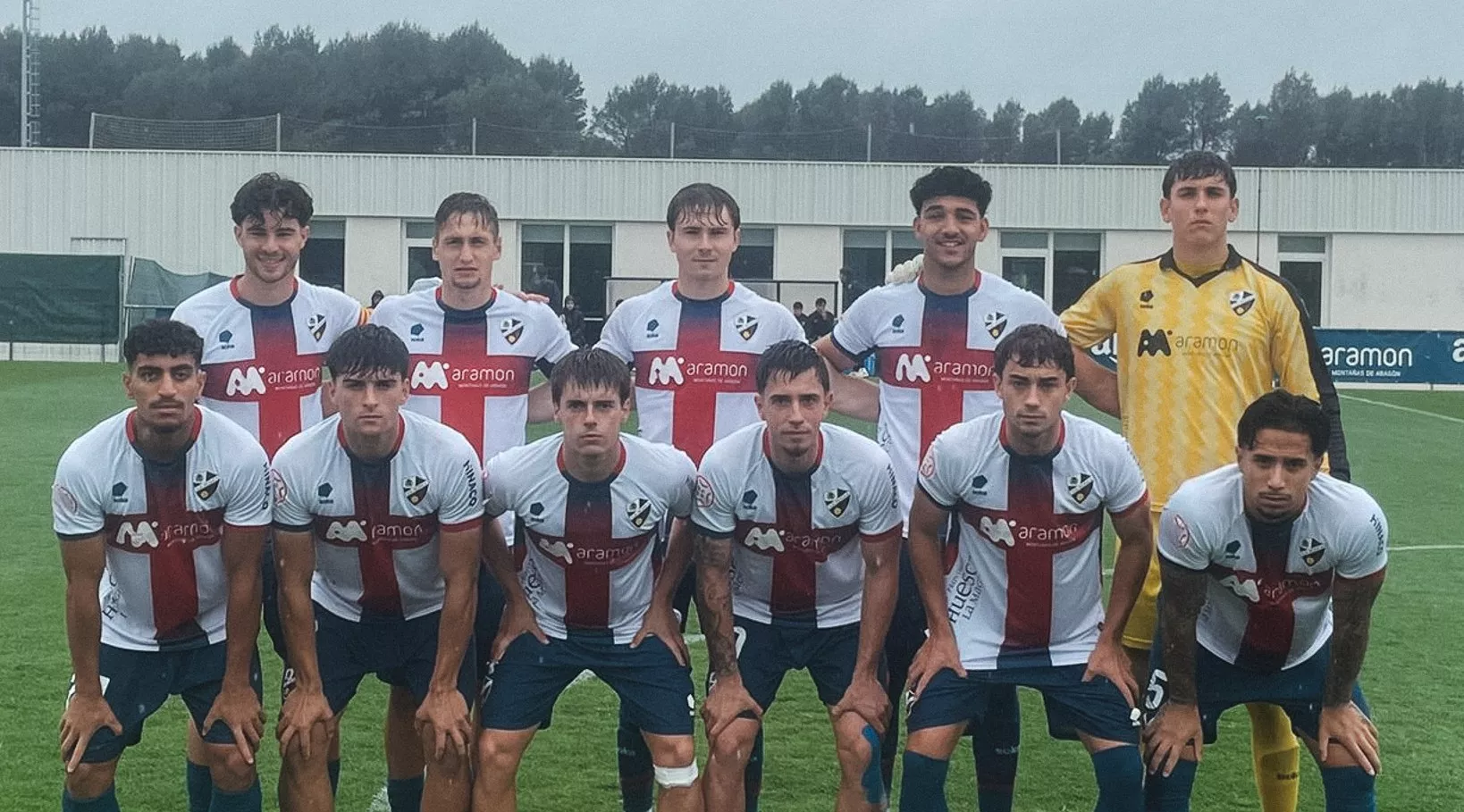 Once del Huesca B en la Base Aragonesa.