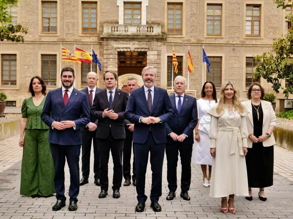 Los nuevos consejeros del Gobierno de Aragón que han tomado posesión. Foto Fabián Simón