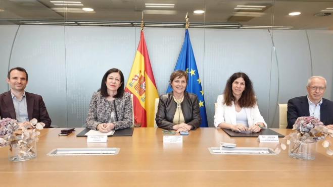 Imagen del acto de formalización del crédito a Fundación Valentia.