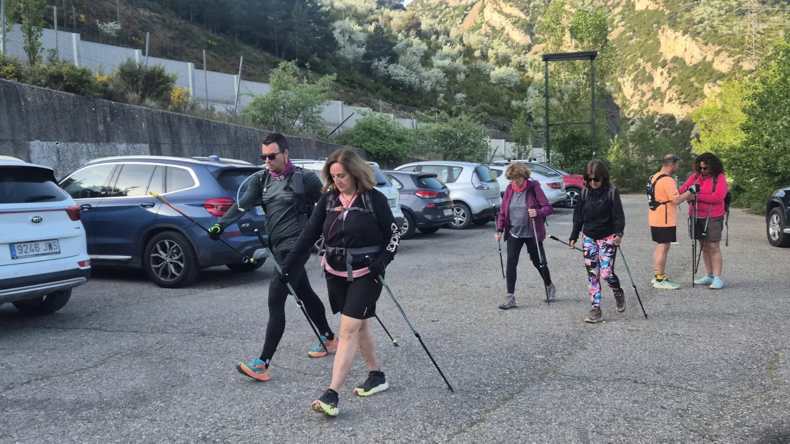 Marcha Nórdica en el entorno de Arguis. Foto Juanlu Herrero