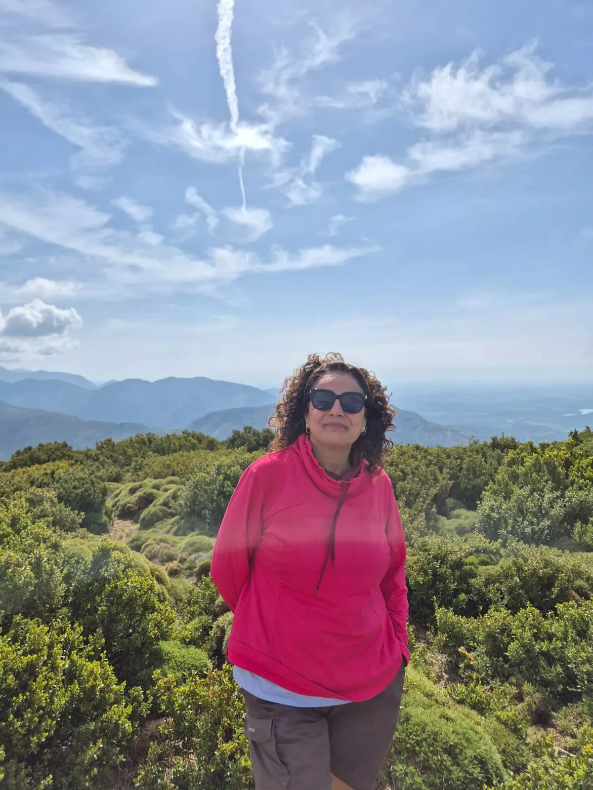 Marcha Nórdica en el entorno de Arguis. Foto Juanlu Herrero