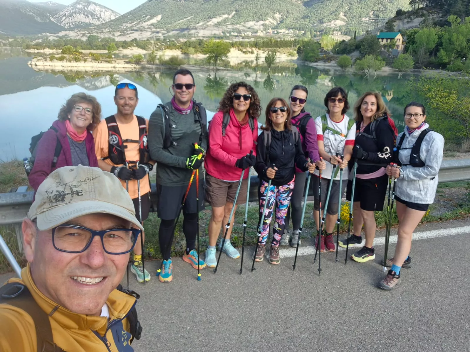 Marcha Nórdica en el entorno de Arguis. Foto Juanlu Herrero