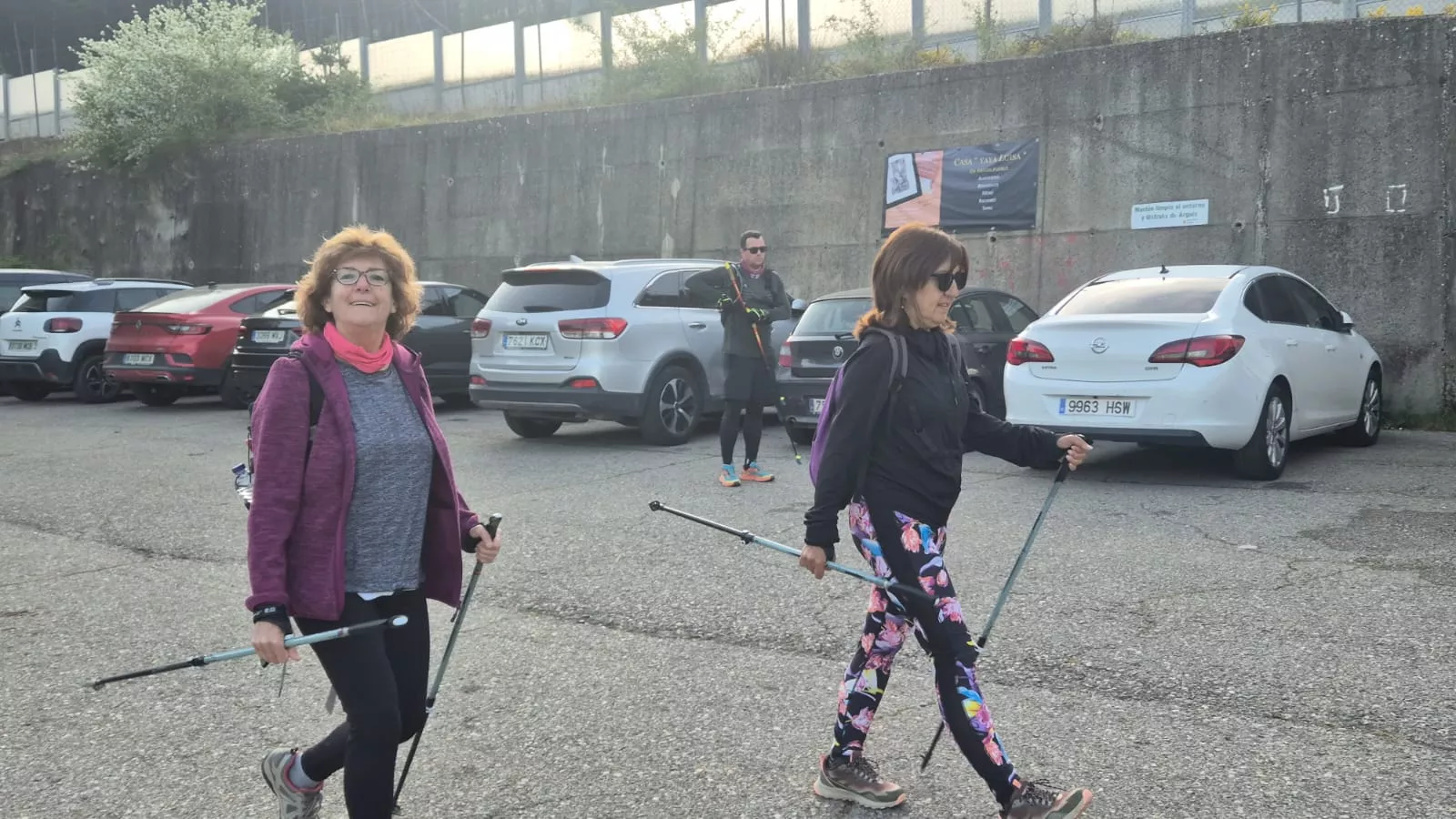 Marcha Nórdica en el entorno de Arguis. Foto Juanlu Herrero