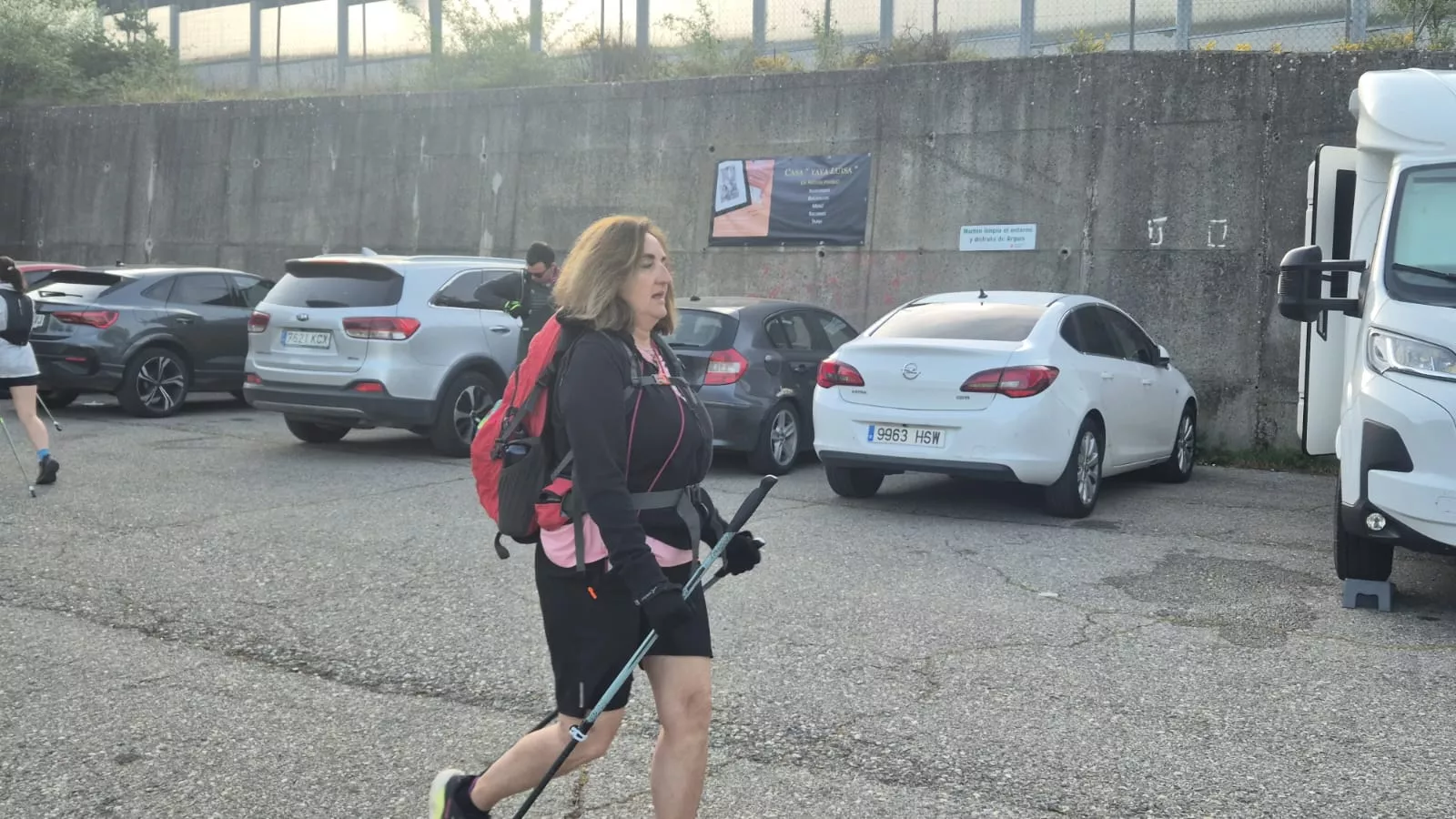 Marcha Nórdica en el entorno de Arguis. Foto Juanlu Herrero