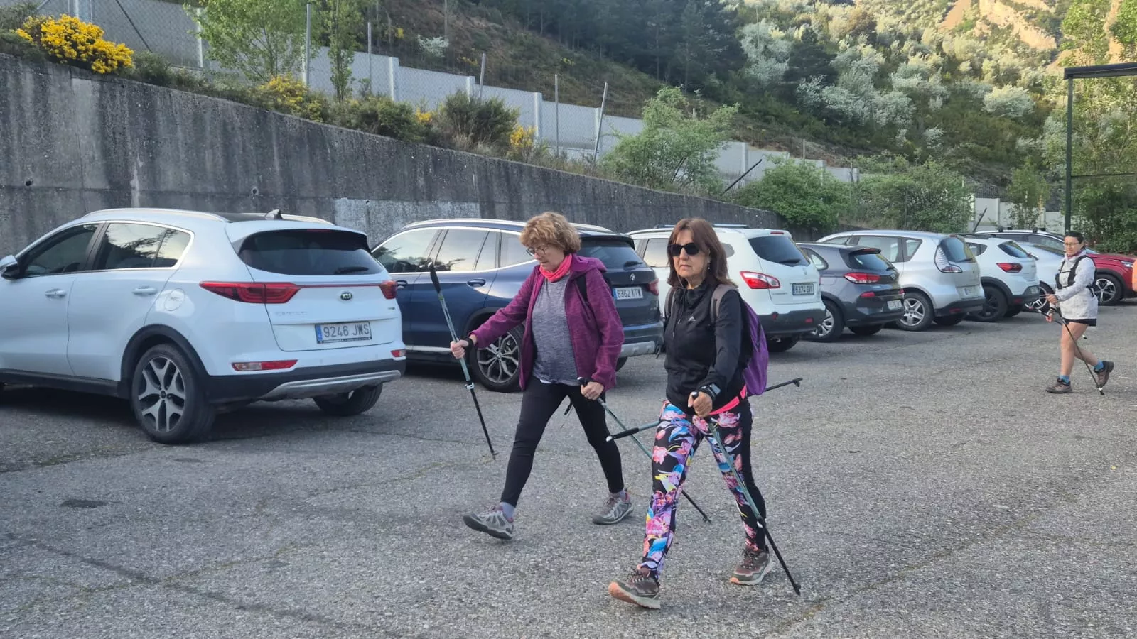 Marcha Nórdica en el entorno de Arguis. Foto Juanlu Herrero