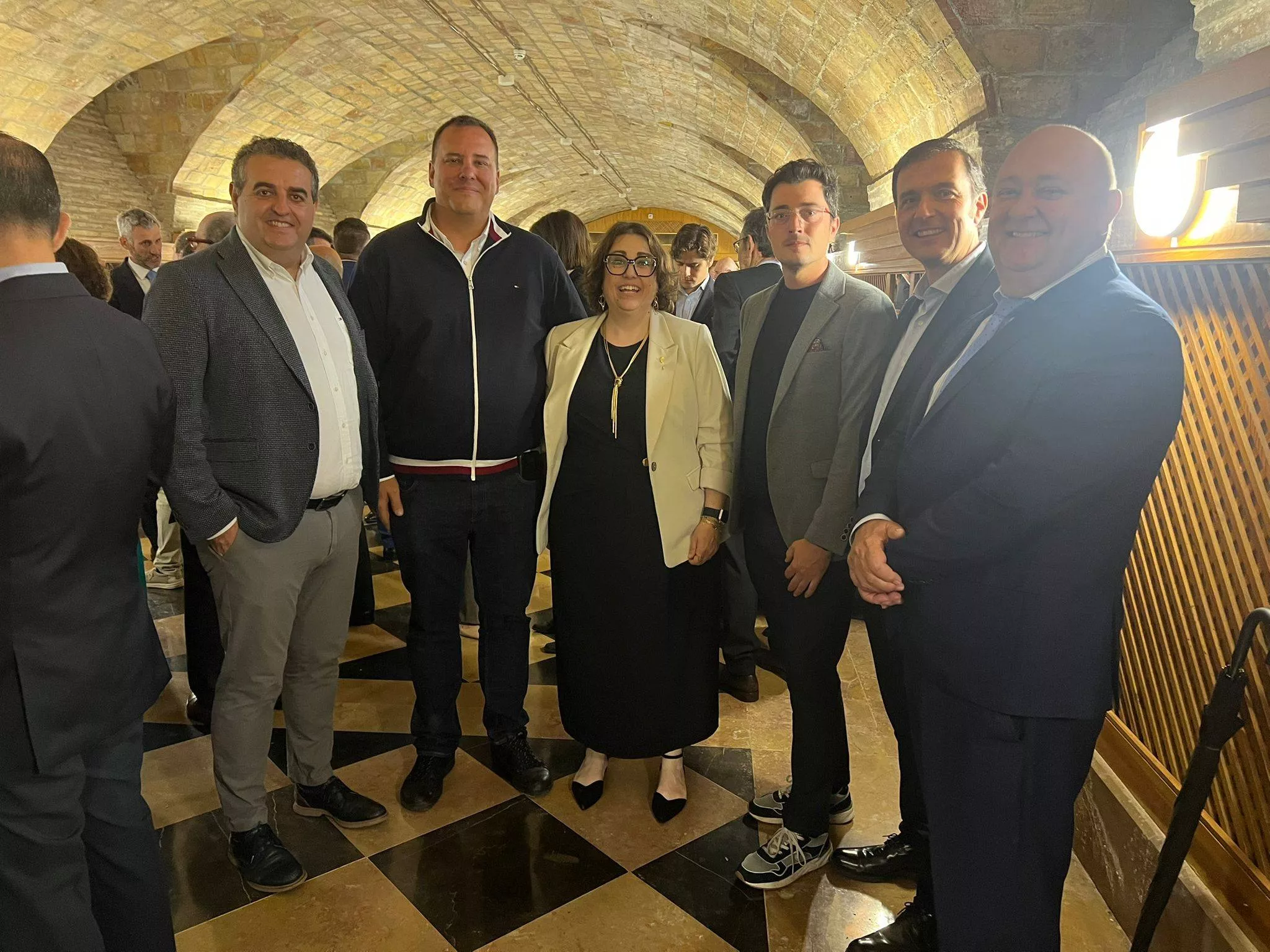 La nueva consejera Arancha Simón con representantes de organizaciones agrarias.