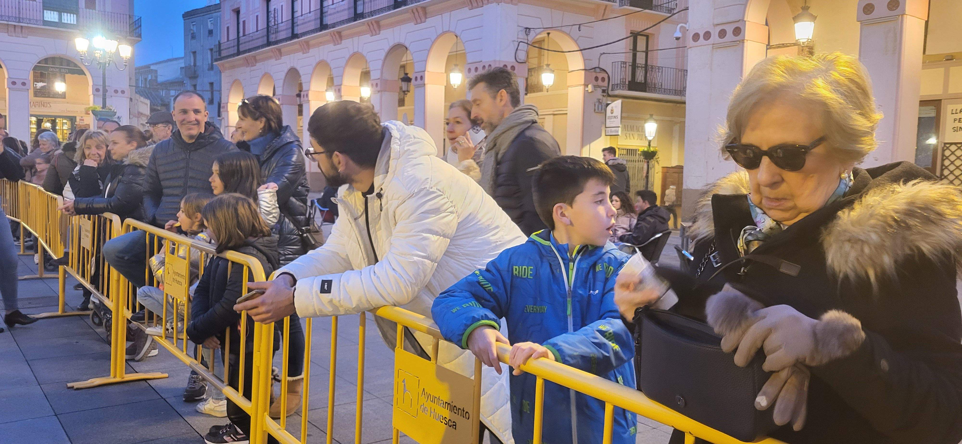 Huesca baila la jota de San Lorenzo por los niños con cáncer. Foto Myriam Martínez 