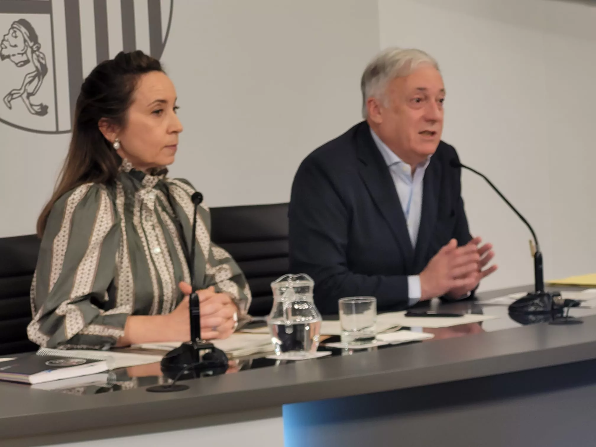 Raquel Campos y Octavio López, en la rueda de prensa sobre el PIGA de AWS. Foto DGA