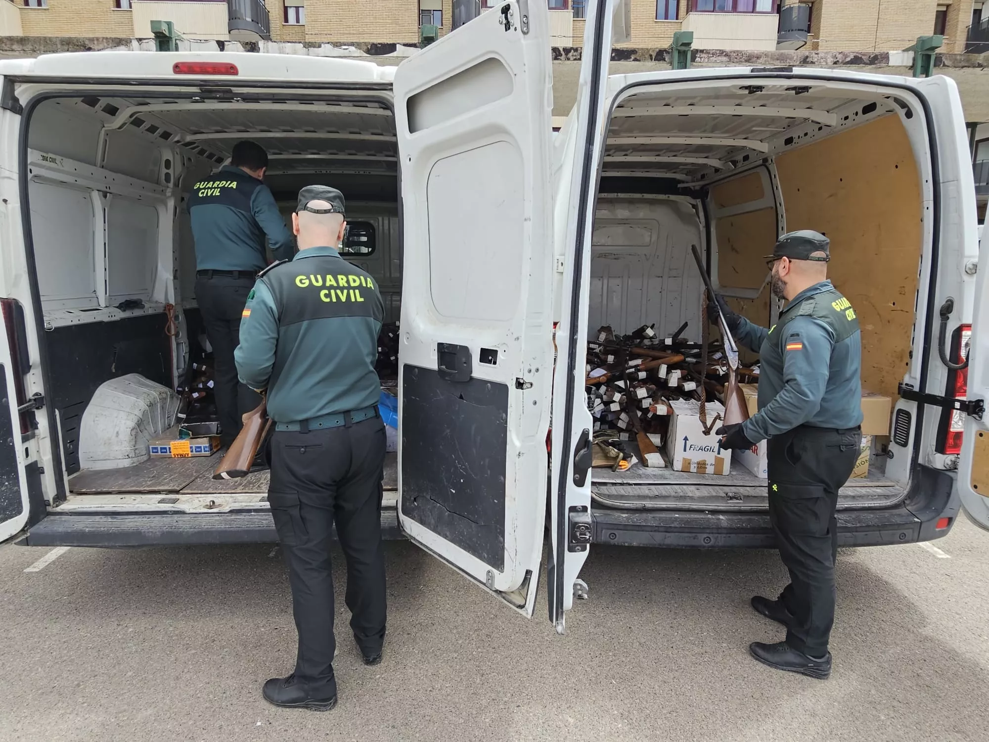 a Guardia Civil destruye 808 armas depositadas en la provincia de Huesca.