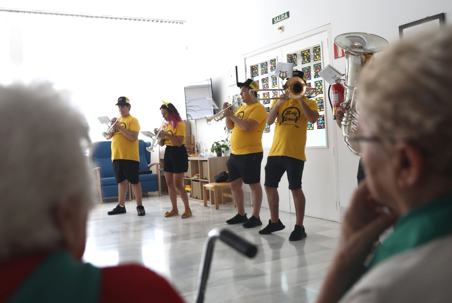 Molto Vivace en el Centro de Día de Casa Aísa. Foto Álvaro Calvo Molto Vivace en el Centro de Día de Casa Aísa. Foto Álvaro Calvo