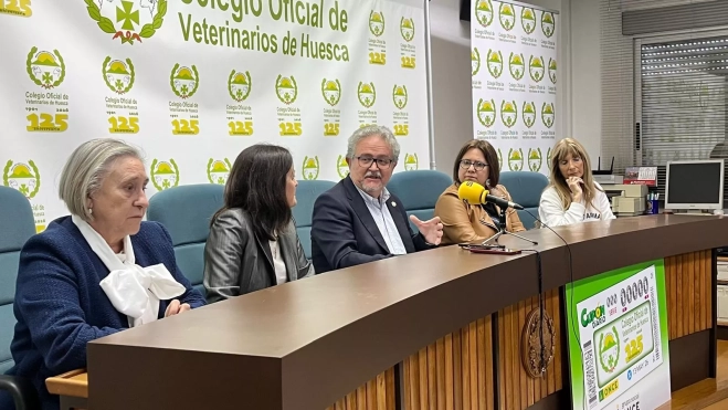 Presentación del cupón de la ONCE dedicado al Colegio Oficial de Veterinarios de Huesca. Foto Mercedes Manterola