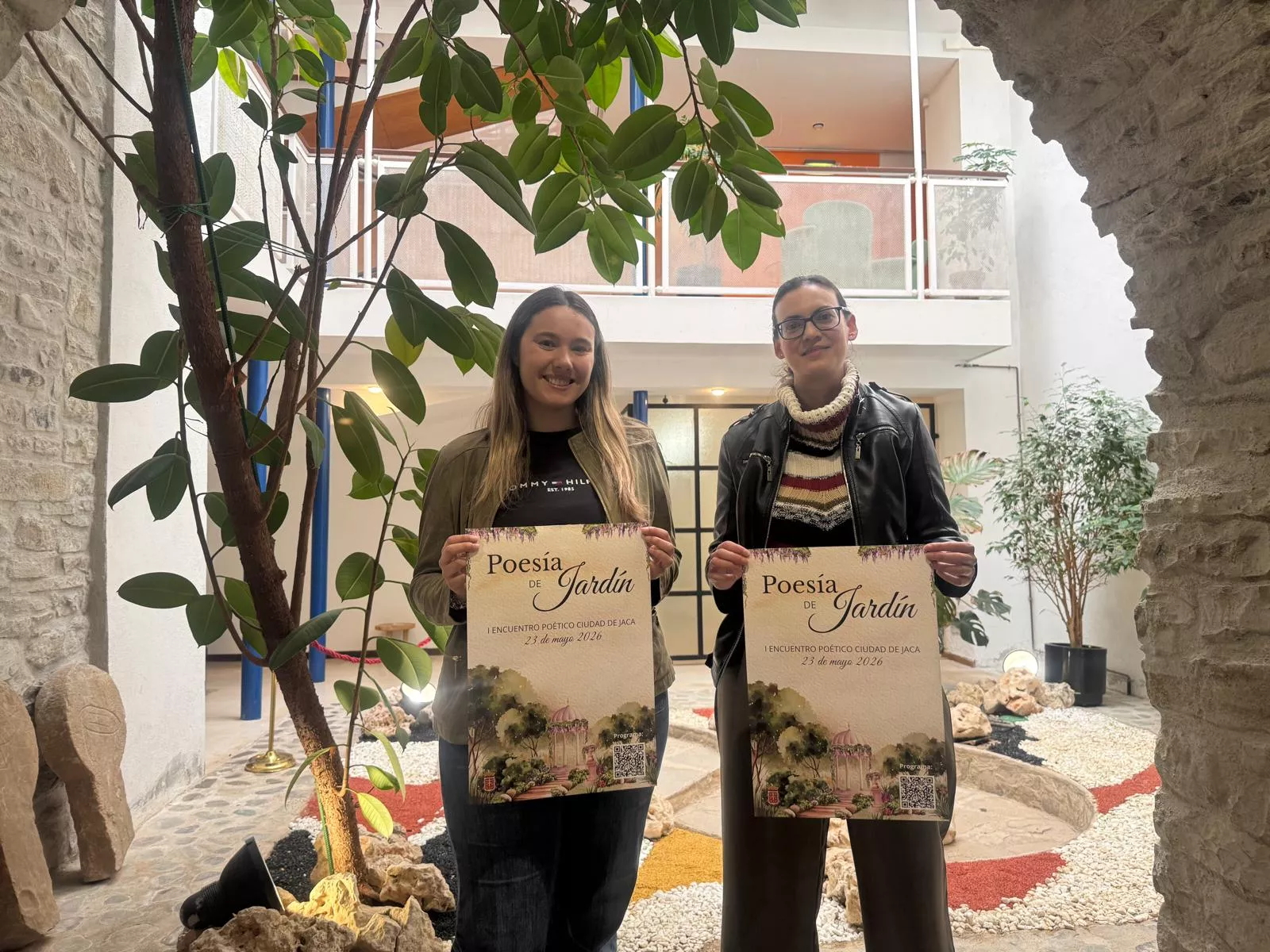 Andrea Vargas y Raquel Carrilo han presentado ‘Poesía de jardín’ en Jaca.