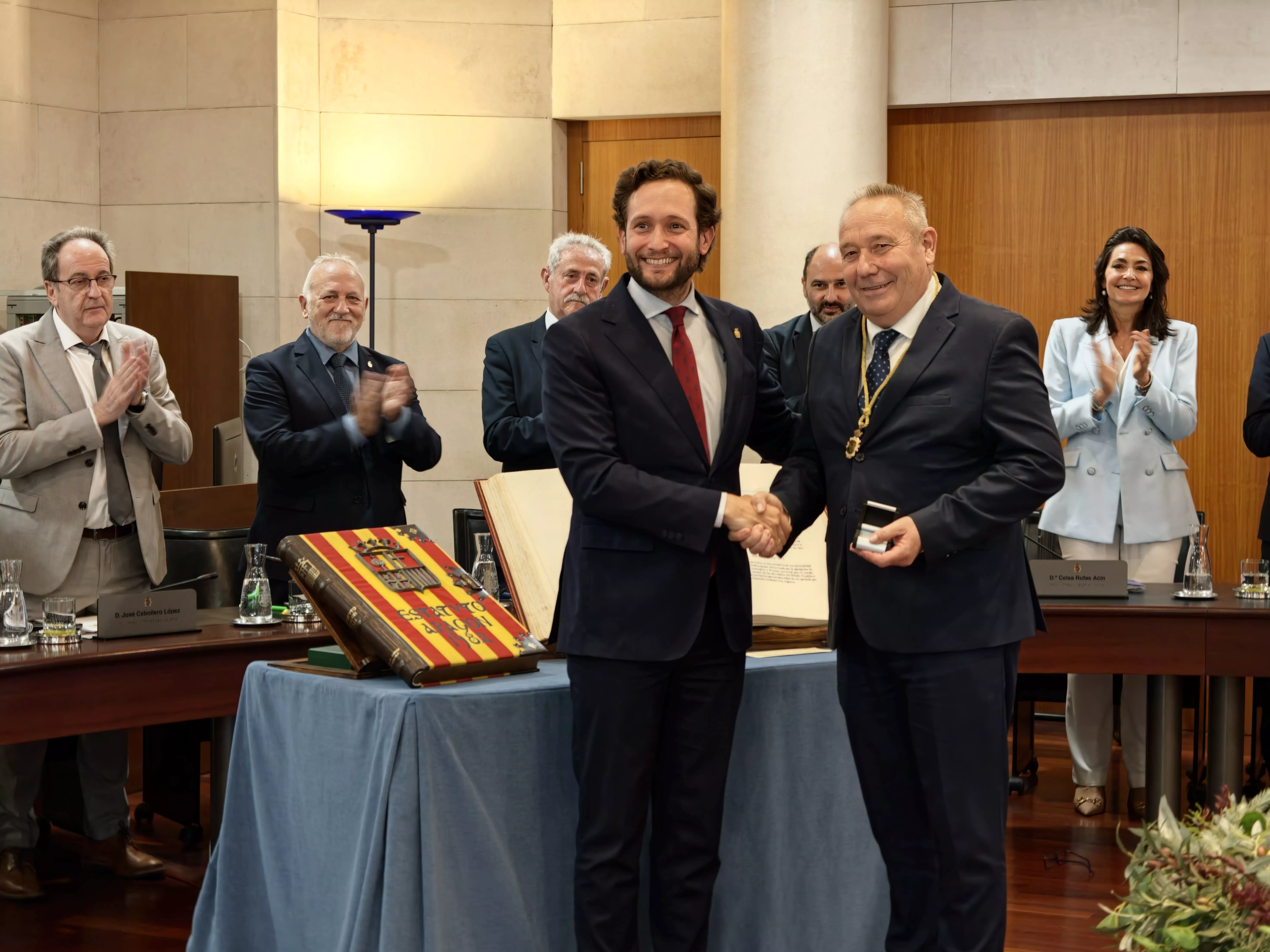 Isaac Claver junto a Javier Ferrer tras su toma de posesión
