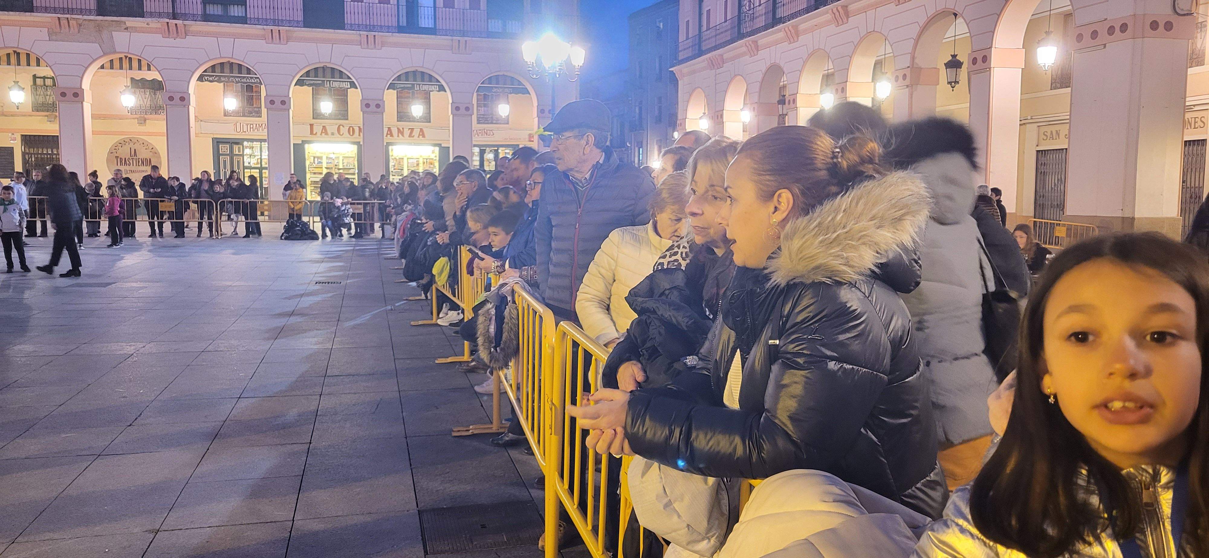 Huesca baila la jota de San Lorenzo por los niños con cáncer. Foto Myriam Martínez  